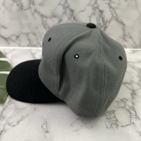 Calvin Klein Jeans Vintage 90s Snap Back Hat Gray Black Wool Blend Logo - Picture 3 of 7